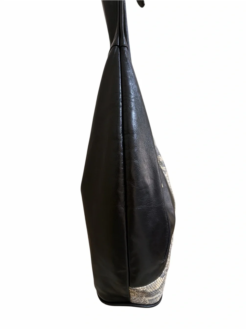Tejrasila contemporary hobo
